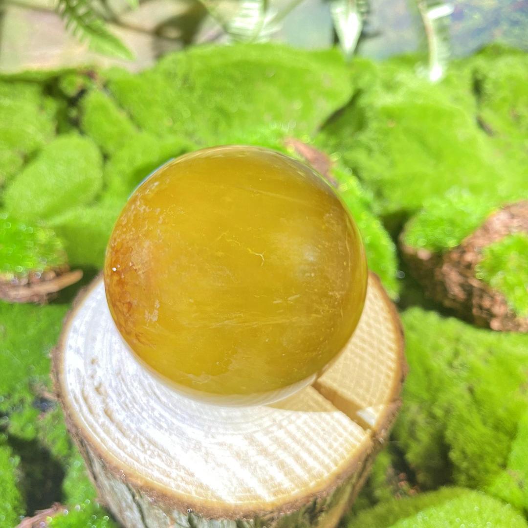 Natural crystal balls-fluorite