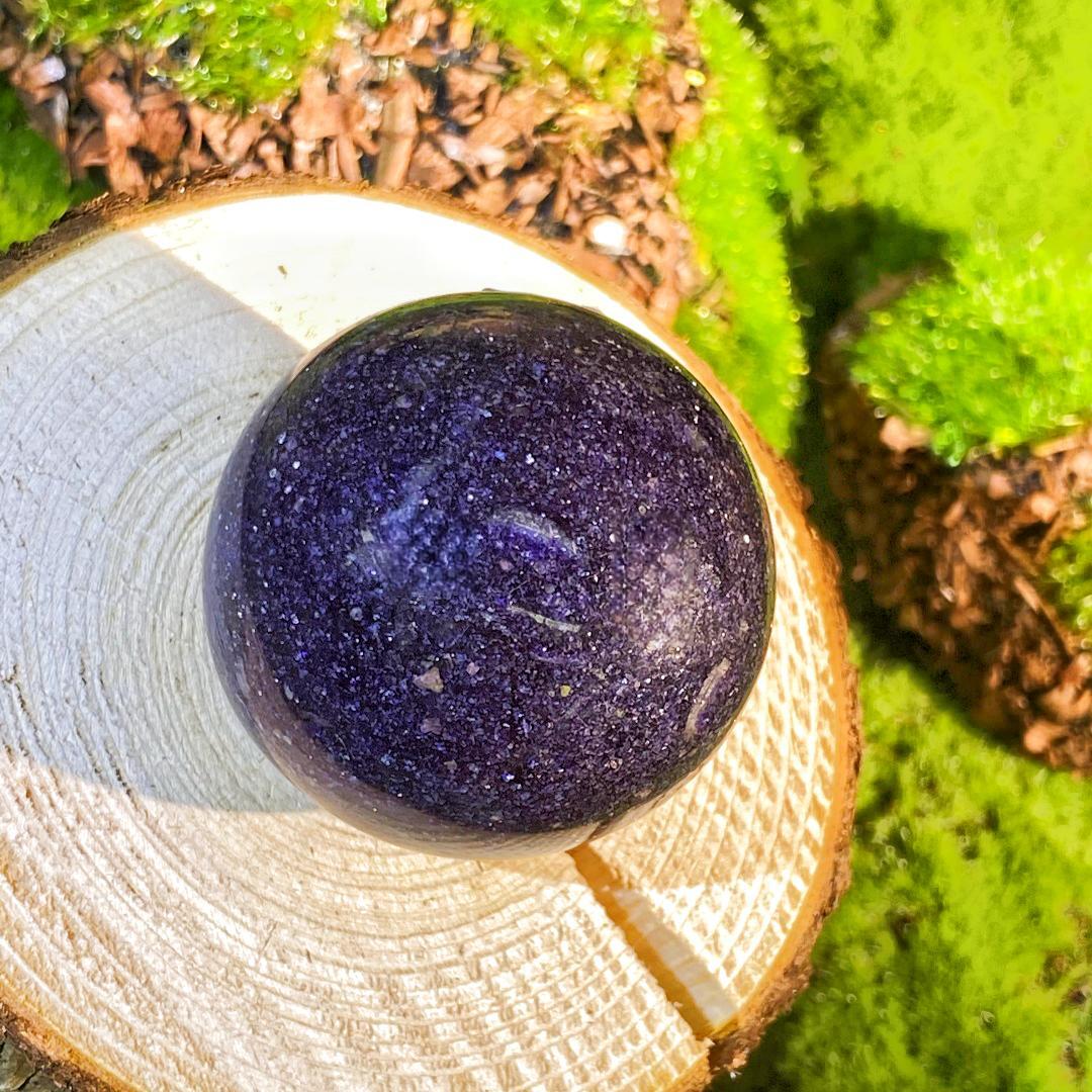 Natural crystal balls-lepidolite