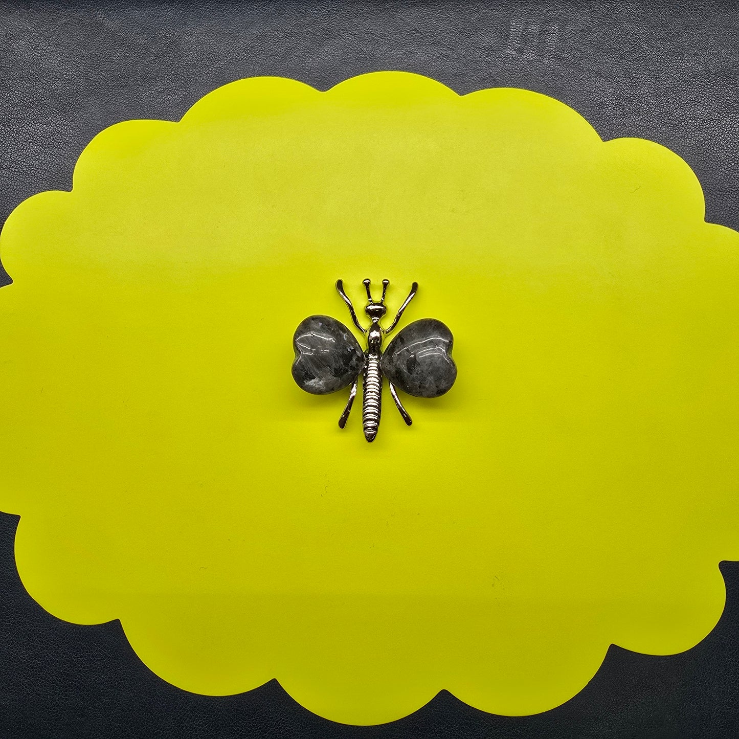 Natural crystal-small butterfly ornaments of various materials