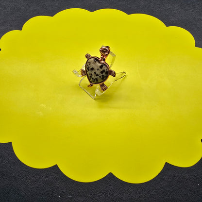 Natural crystal-turtle pendants of various materials