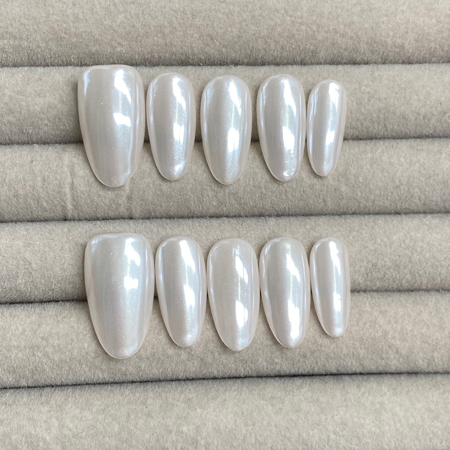 RT-White chrome handmade nails