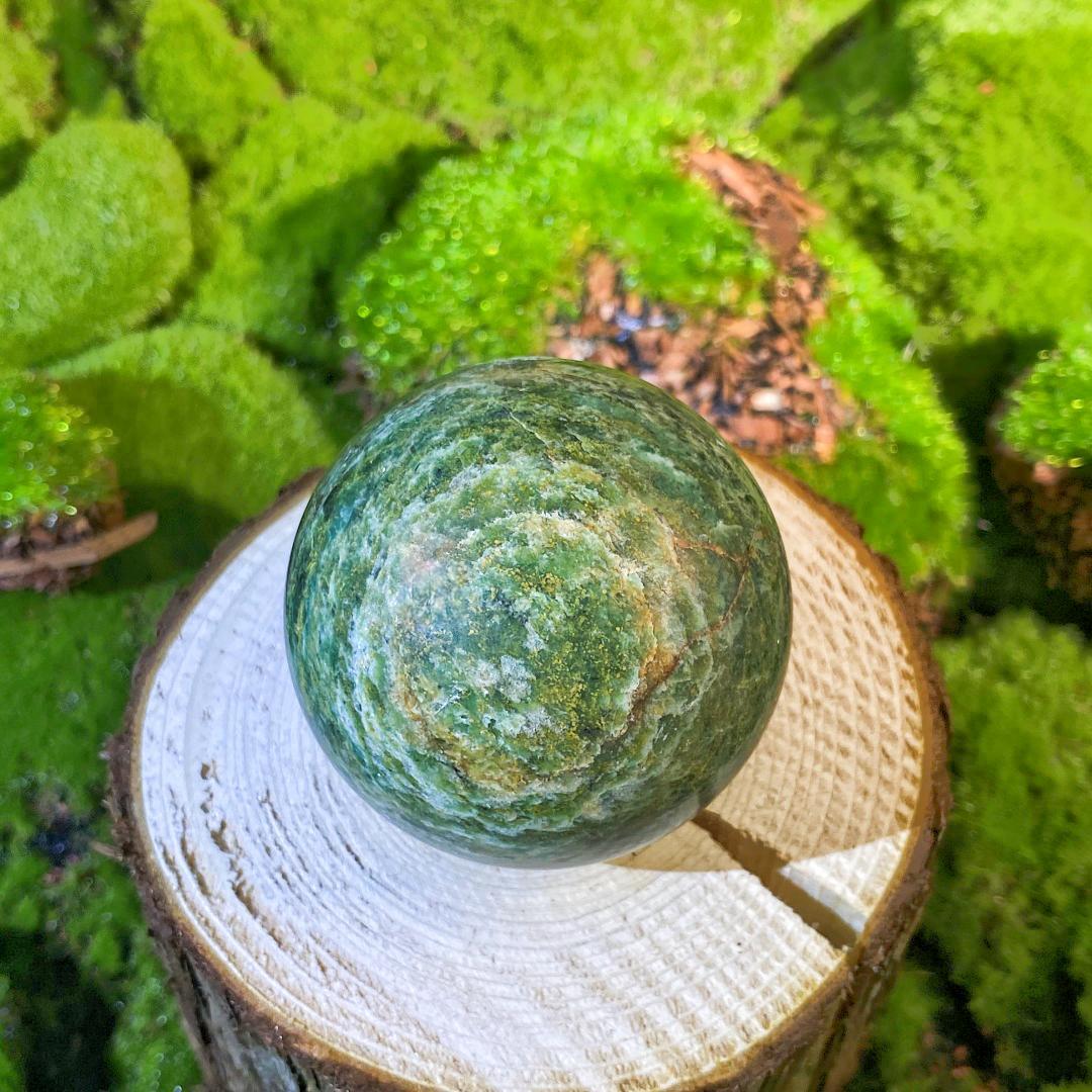 Natural crystal balls-Emerald