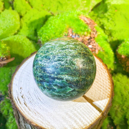 Natural crystal balls-Emerald