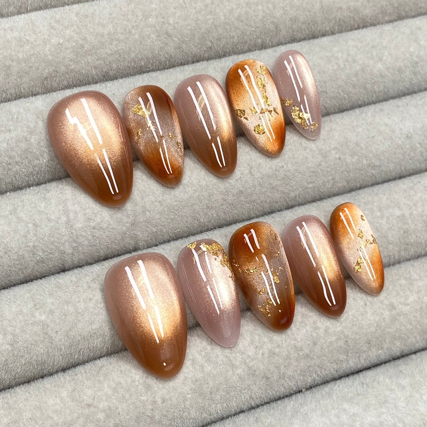 Maillard style caramel brown cat-eye gold foil almond handmade nails - RT