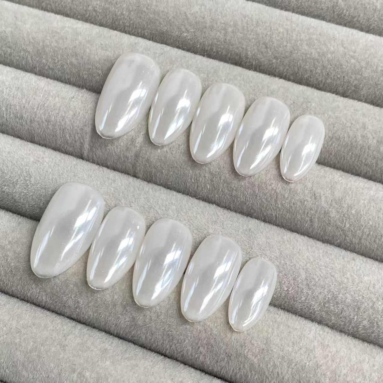 RT-White chrome handmade nails