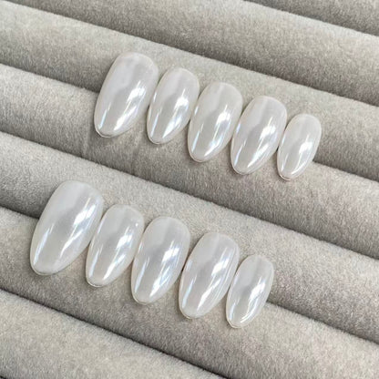 RT-White chrome handmade nails