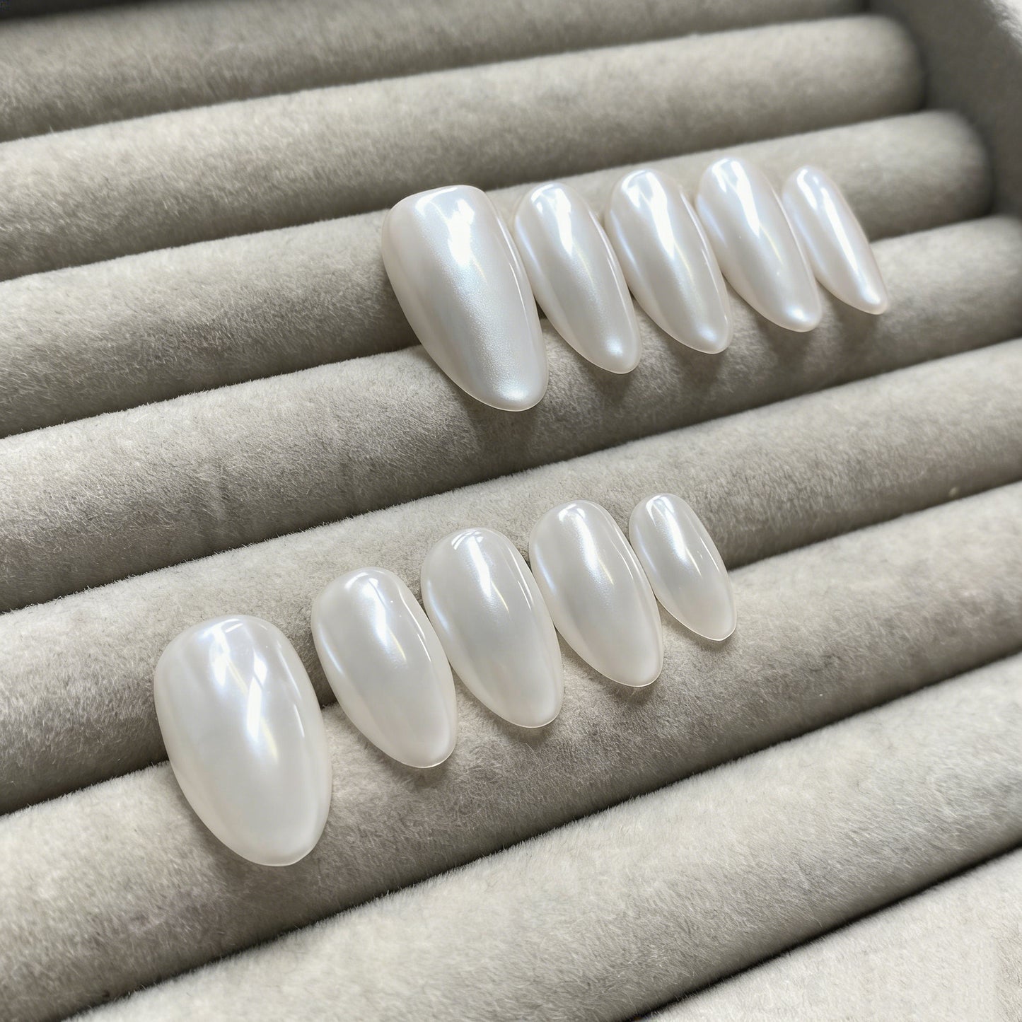 RT-White chrome handmade nails
